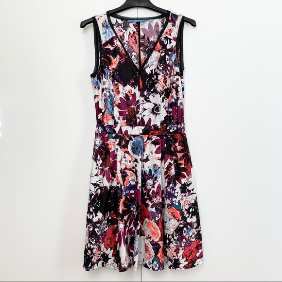 Simply Vera Sleeveless Dress - Picture 1 of 7